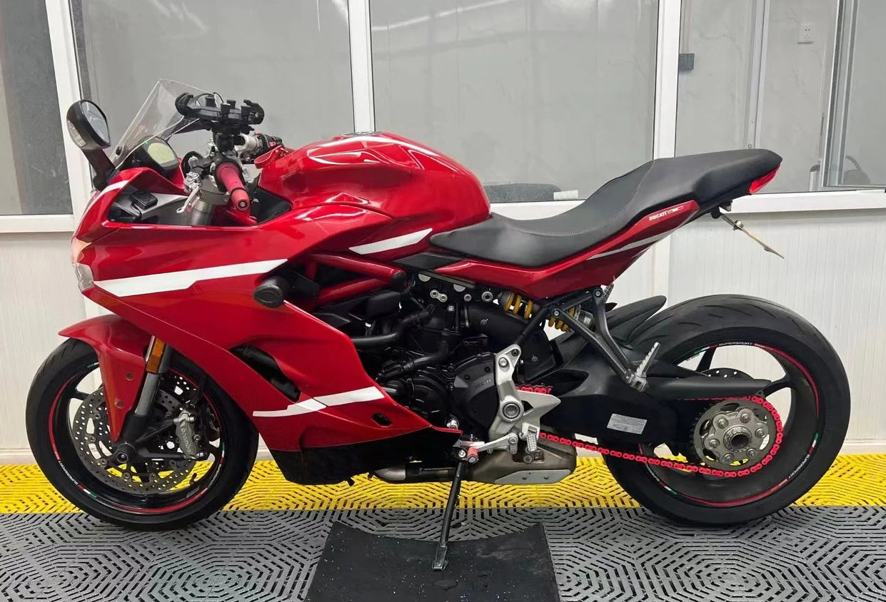 Amotopart 2017-2022 Ducati Supersport 939 / 939S Black White Red Fairing Kit