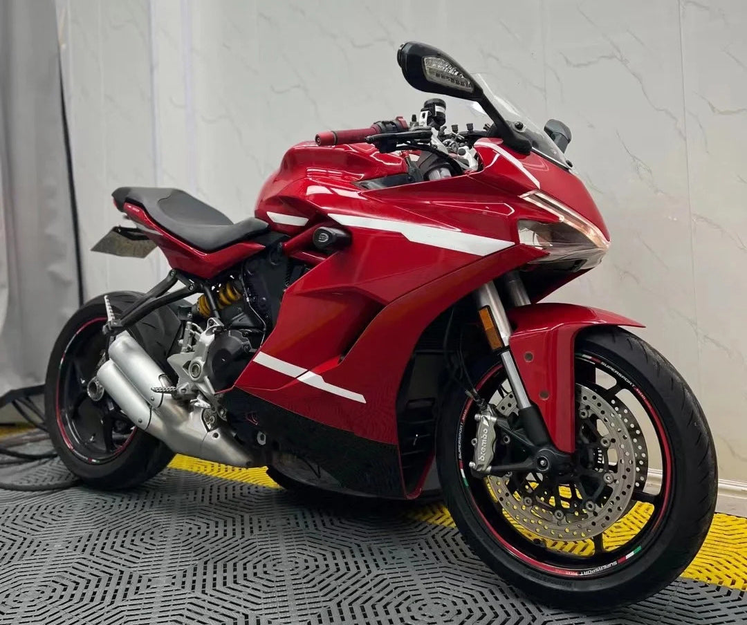 Amotopart 2017-2022 Ducati Supersport 939 / 939S Black White Red Fairing Kit