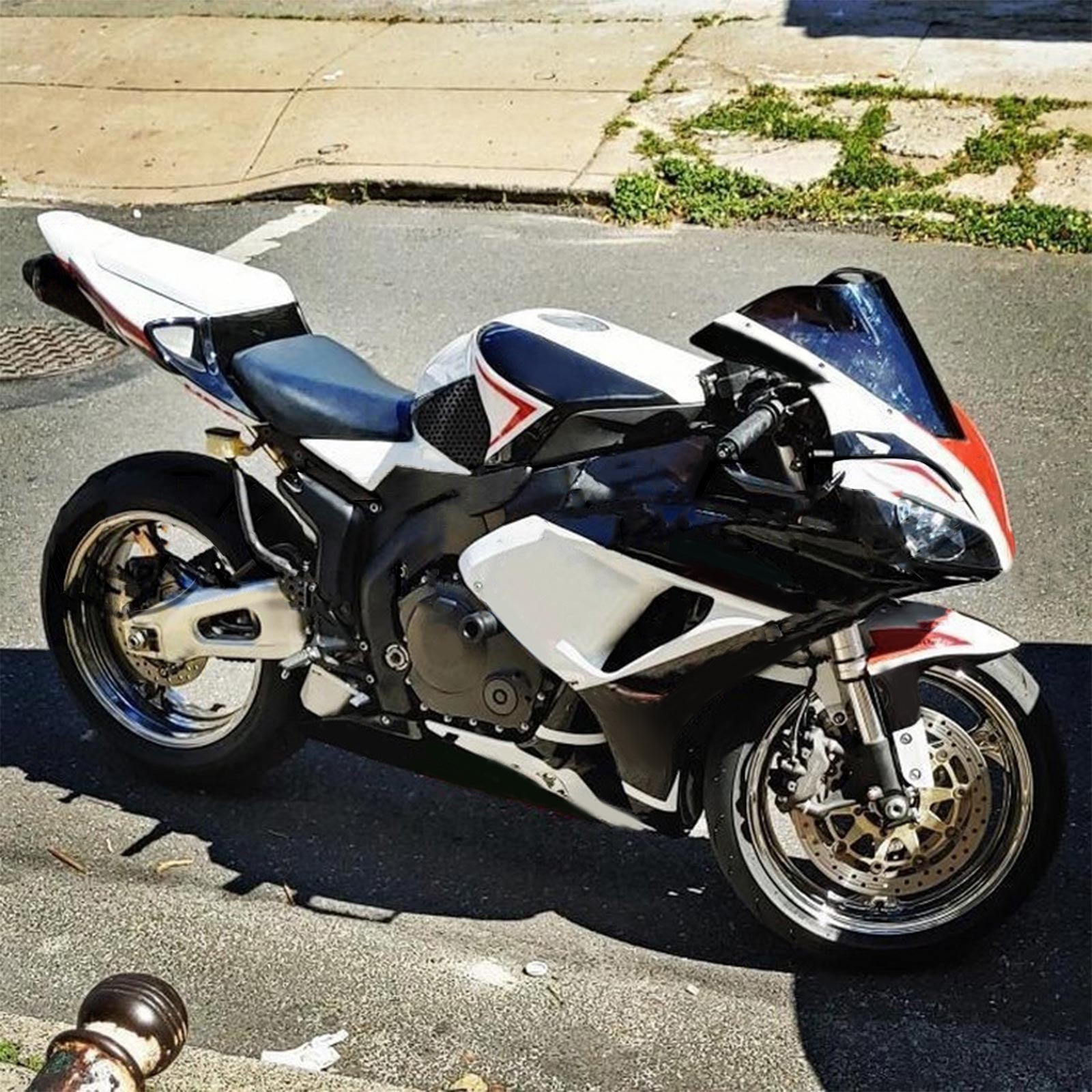 Amotopart 2006-2007 Honda CBR1000RR Fairing Red Black White Kit