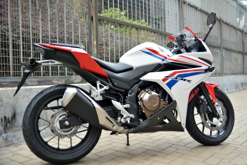 Amotopart 2016–2018 Honda CBR500R Verkleidungsset in Weiß und Rot