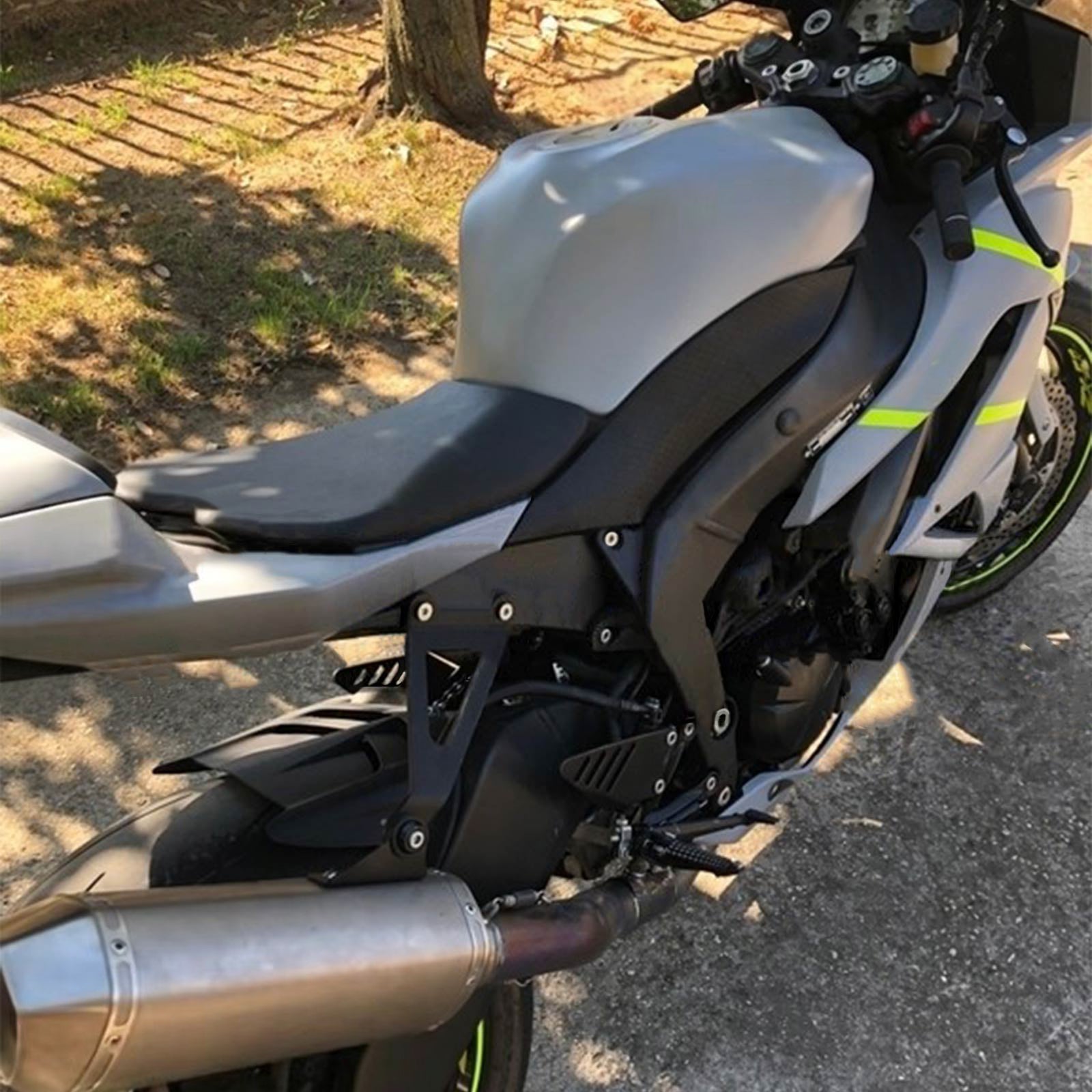Amotopart Verkleidungsset für Kawasaki 2009–2012 ZX6R 636, Grau, Gelb