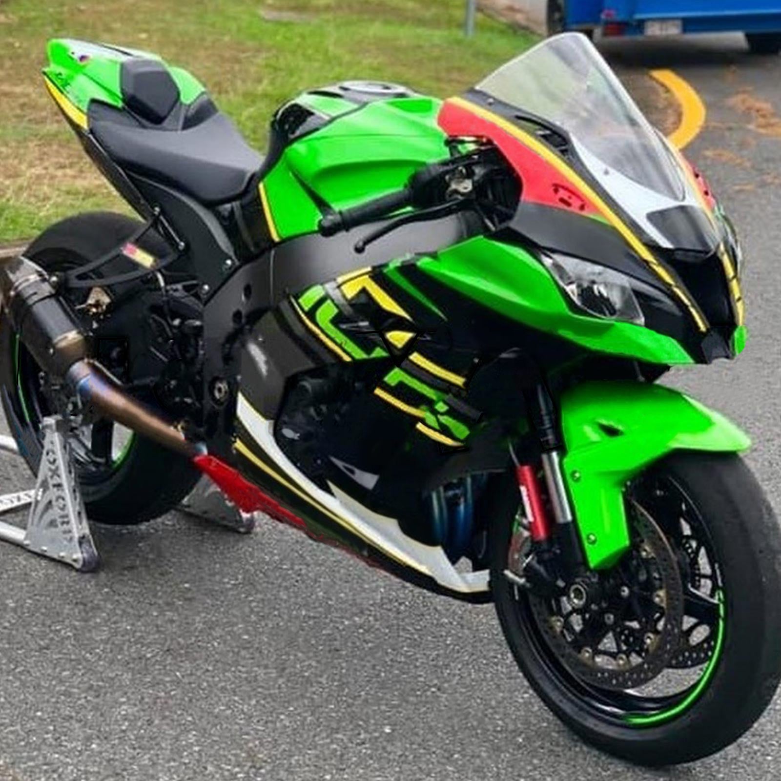 Amotopart Kawasaki 2016-2020 ZX10R Green Black Color Mix Fairing Kit