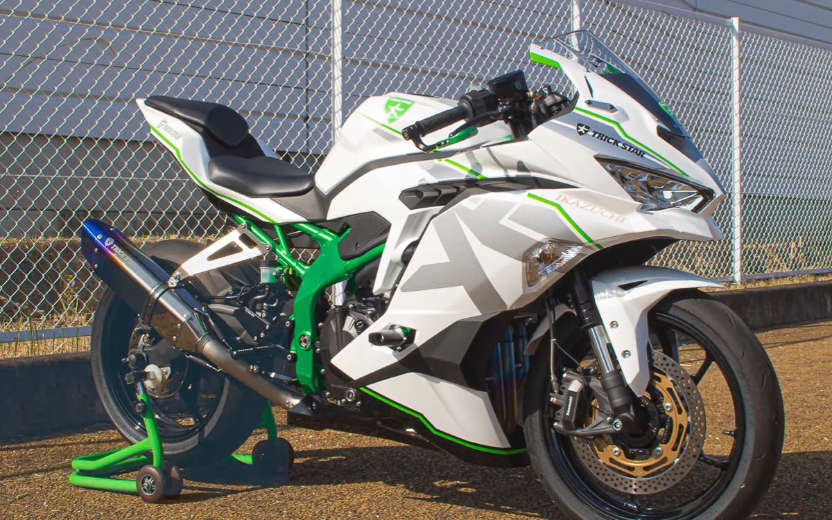 Amotopart 2019-2026 Kawasaki Ninja ZX25R ZX4R ZX4RR White Fairing Kit