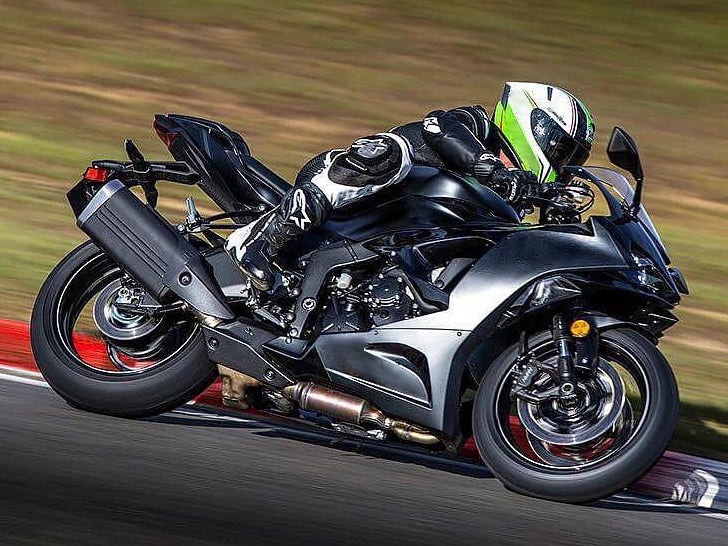 Amotopart 2024 Kawasaki ZX6R グレー ブラック フェアリング キット