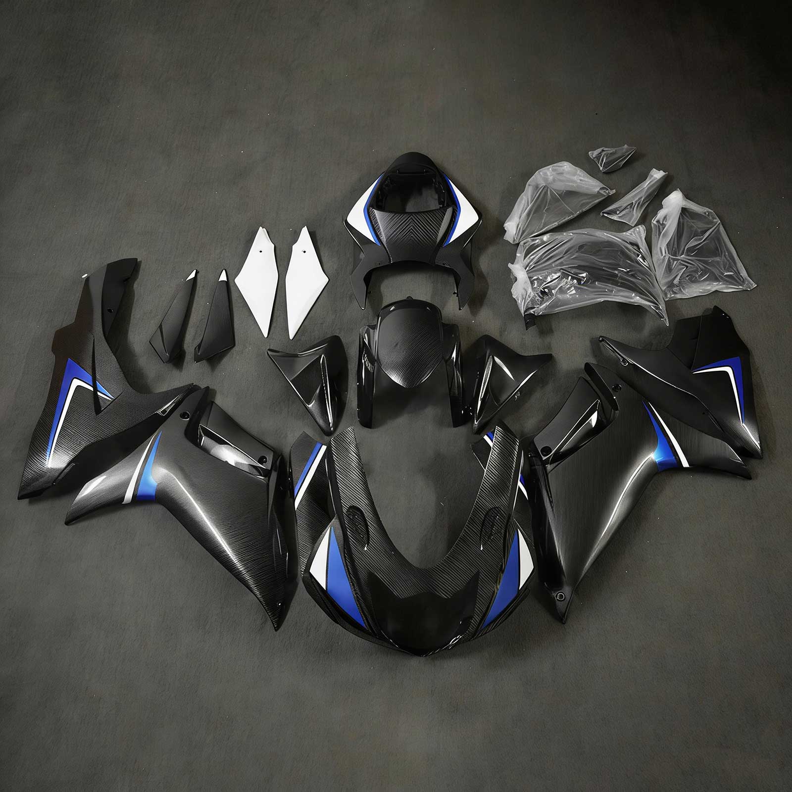 Amotopart 2011-2026 Suzuki GSXR 600/750 Černá Bílá Modrá Sada kapotáže se vzorem uhlíkových vláken