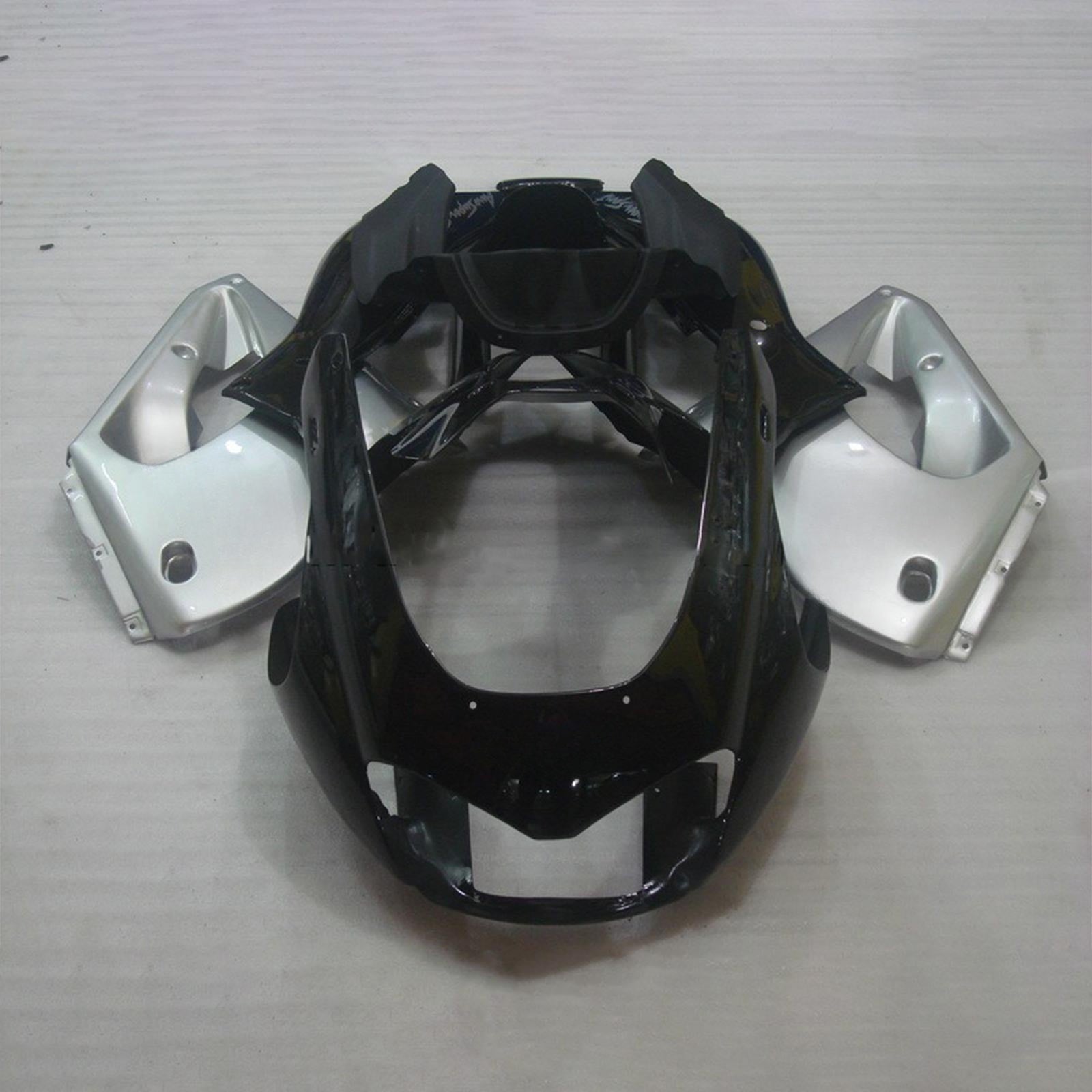 Amotopart 1997-2007 Yamaha Yzf1000r Thunderace Fairing Black & Sliver Kit