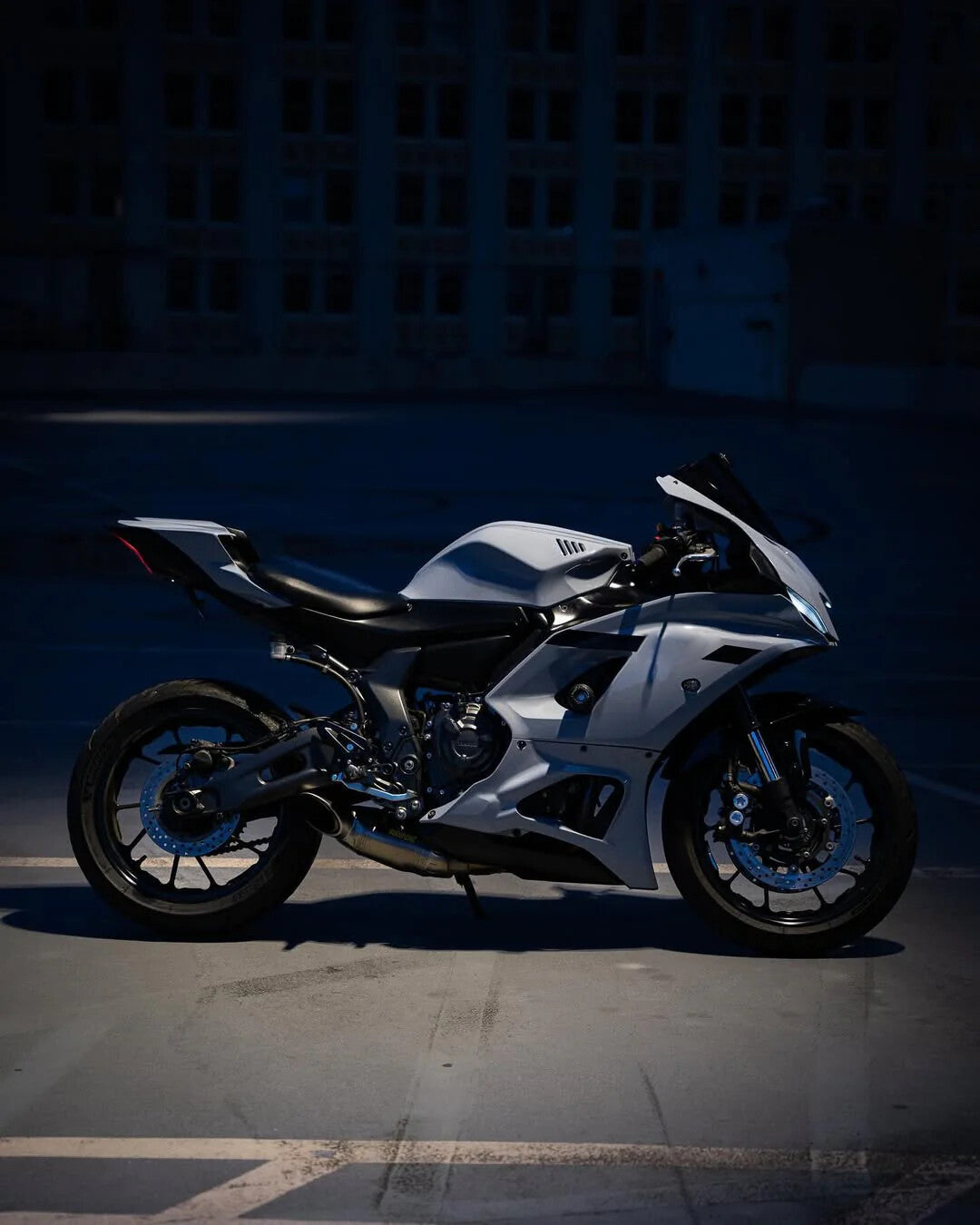 Amotopart 2021-2025 Yamaha YZF-R7 Gloss Grey Fairing Zestaw