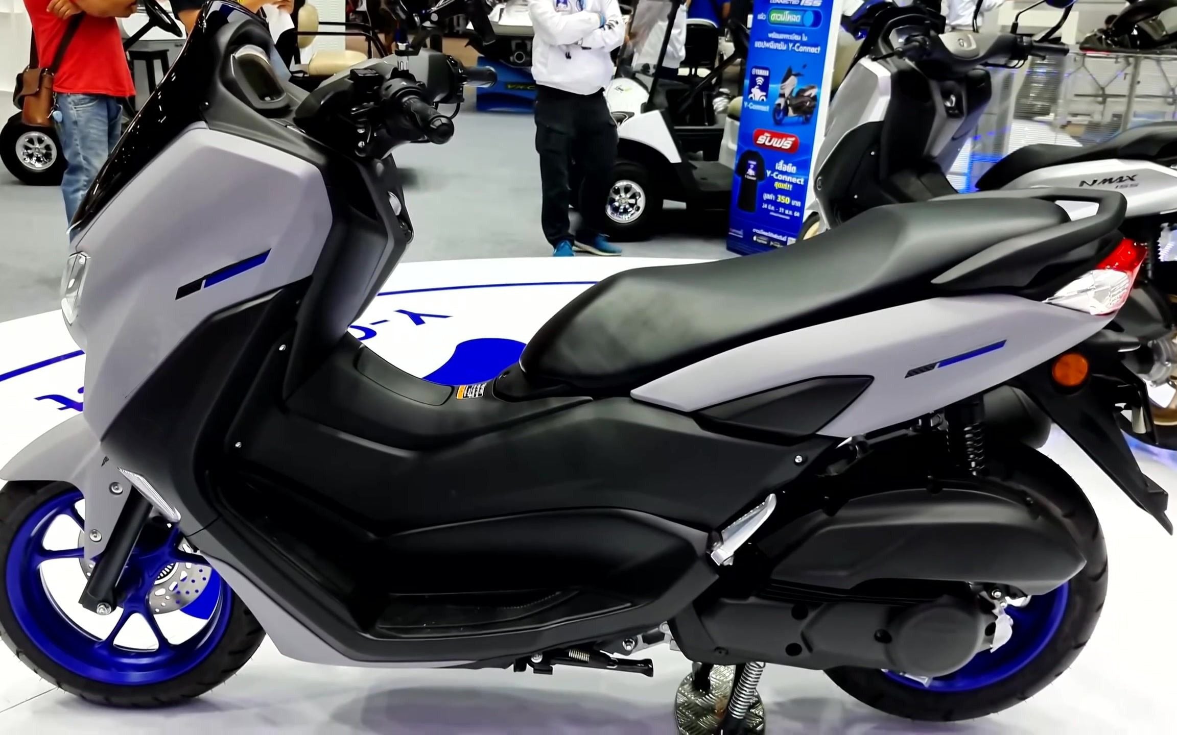 Amotopart 2020–2024 Yamaha NMAX 125/155/250 Schwarz-weißes Verkleidungsset