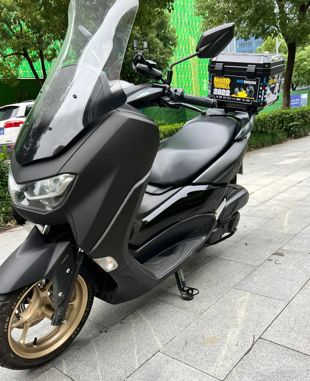Amotopart 2020–2024 Yamaha NMAX 125/155/250 schwarzes Verkleidungsset
