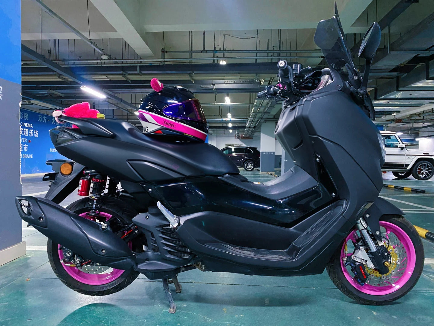 Amotopart 2020–2024 Yamaha NMAX 125/155/250 Schwarz-Rosa Verkleidungsset
