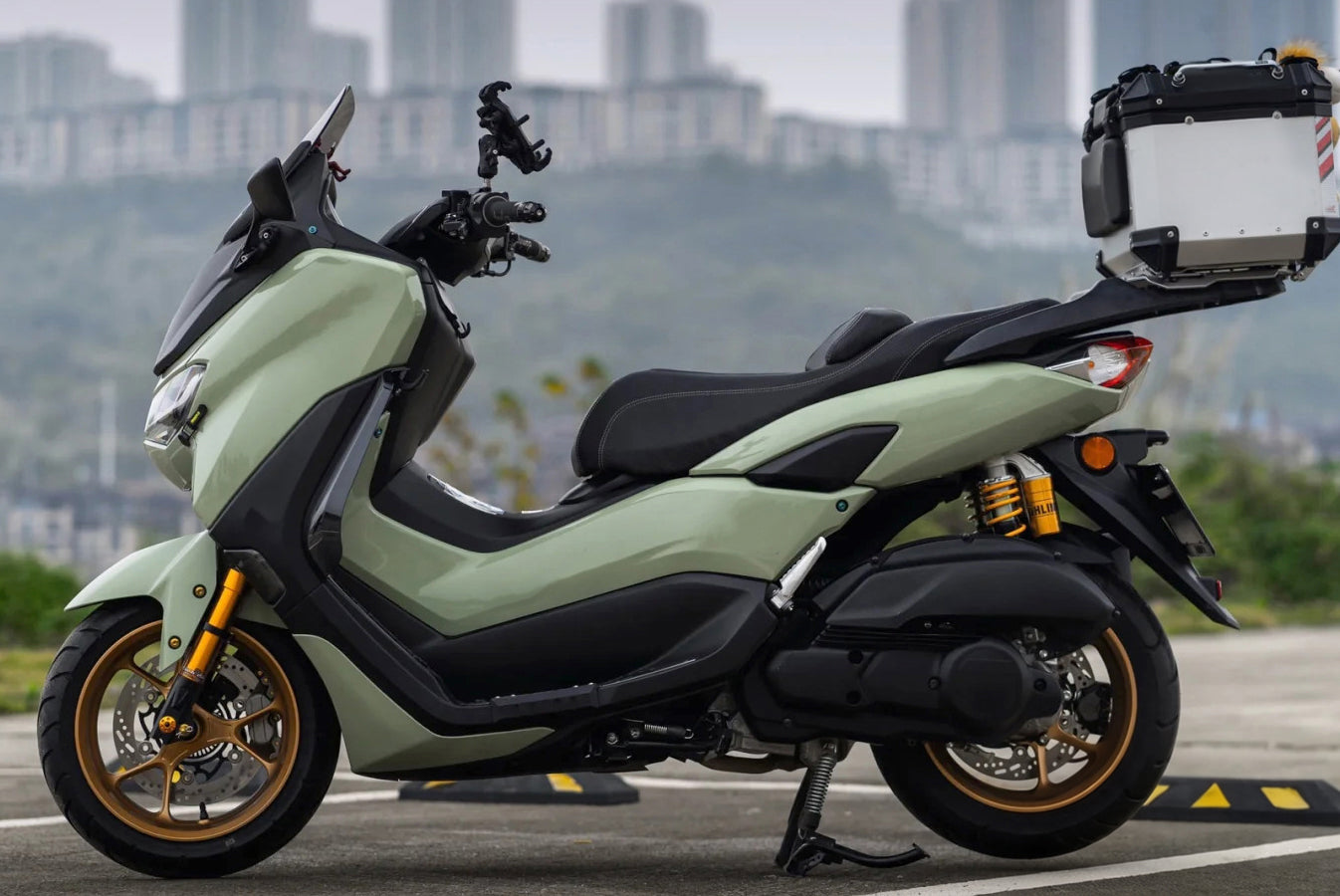 Amotopart 2020–2024 Yamaha NMAX 125/155/250 grau-schwarzes Verkleidungsset