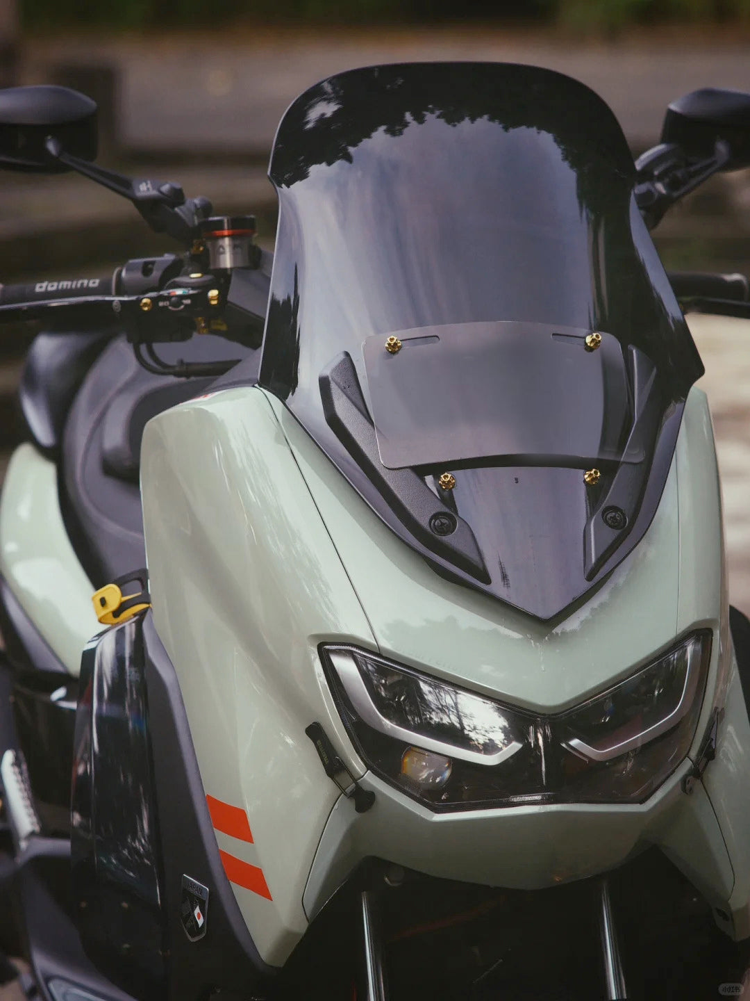 Amotopart 2020–2024 Yamaha NMAX 125/155/250 Hellgrau-schwarzes Verkleidungsset