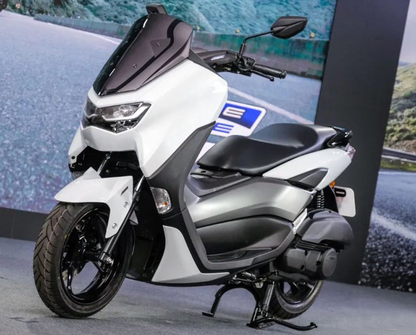 Amotopart 2020–2024 Yamaha NMAX 125/155/250 glänzendes Schwarz-Weiß-Verkleidungsset