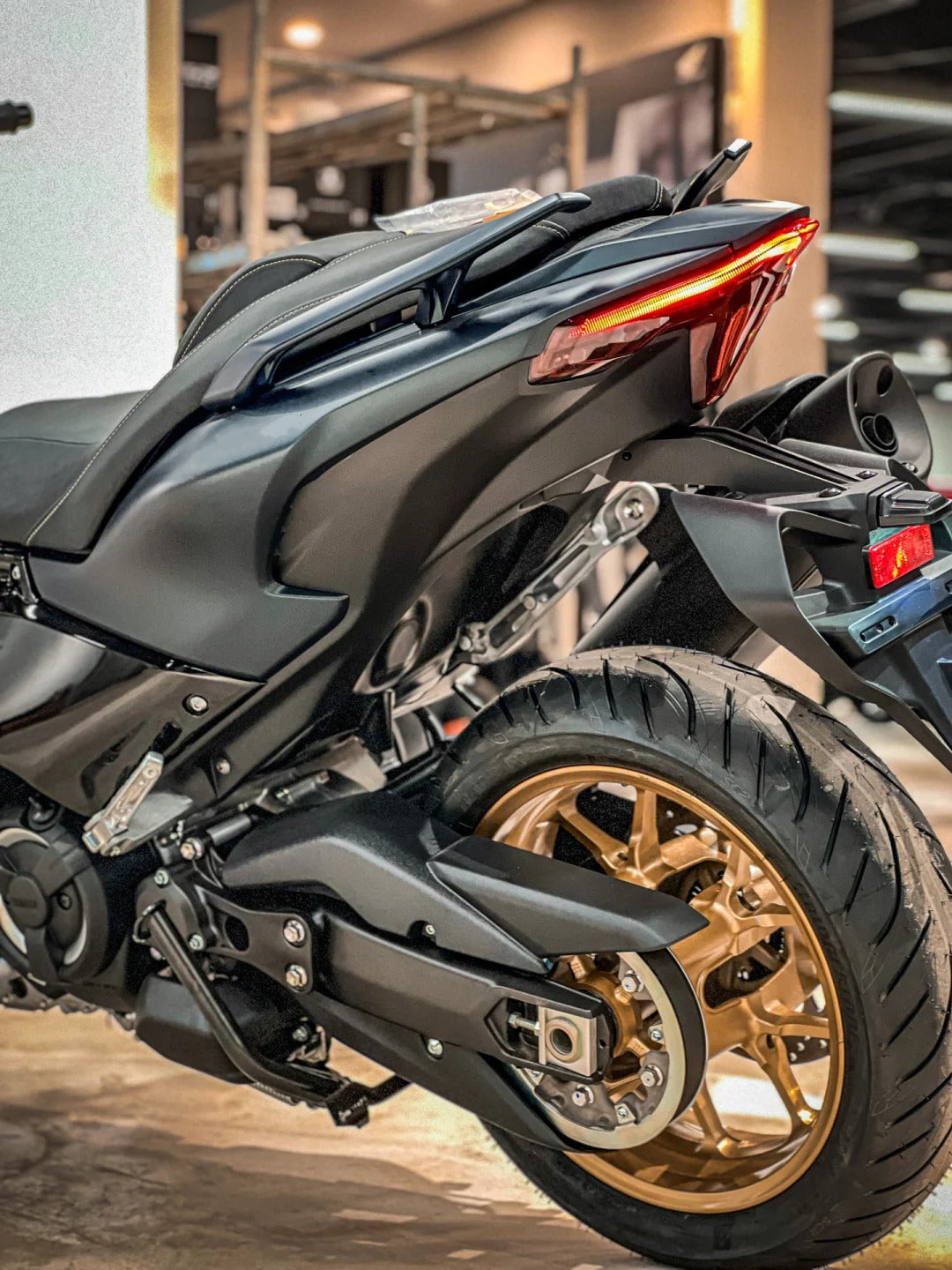 Amotopart 2022–2024 Yamaha TMAX560 Schwarz Dunkelgrün Verkleidungsset