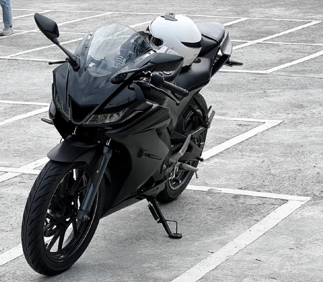 Amotopart 2018-2024 Yamaha YZF R15 Glossy Black Fairing Kit