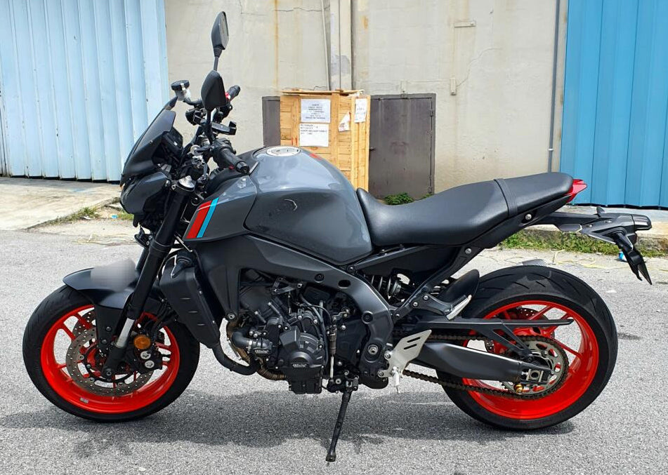 Amotopart 2021-2024 Yamaha MT-09 
 Dark Grey Red Line Fairing Kit