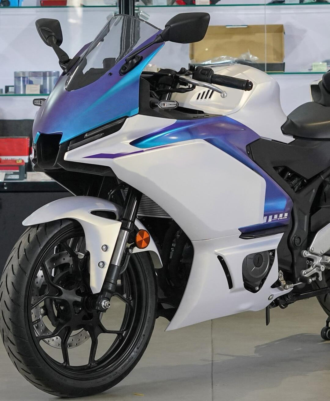 Amotopart 2025-2026 Yamaha YZF R3 YZF R25 Gloss White Gradient Blue Fairing Kit