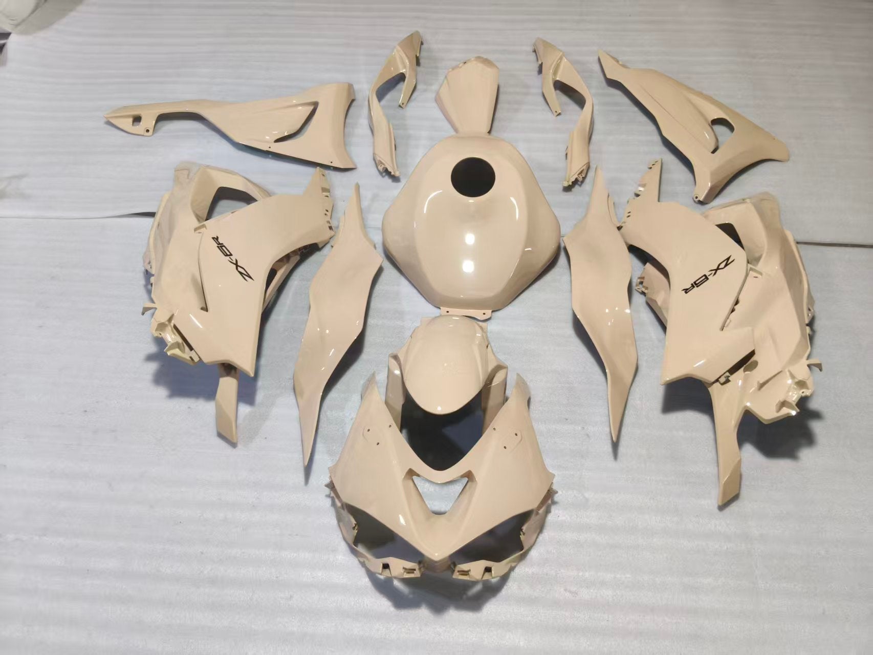 Amotopart 2024-2026 Kawasaki ZX-6R Beige Black Fairing Kit