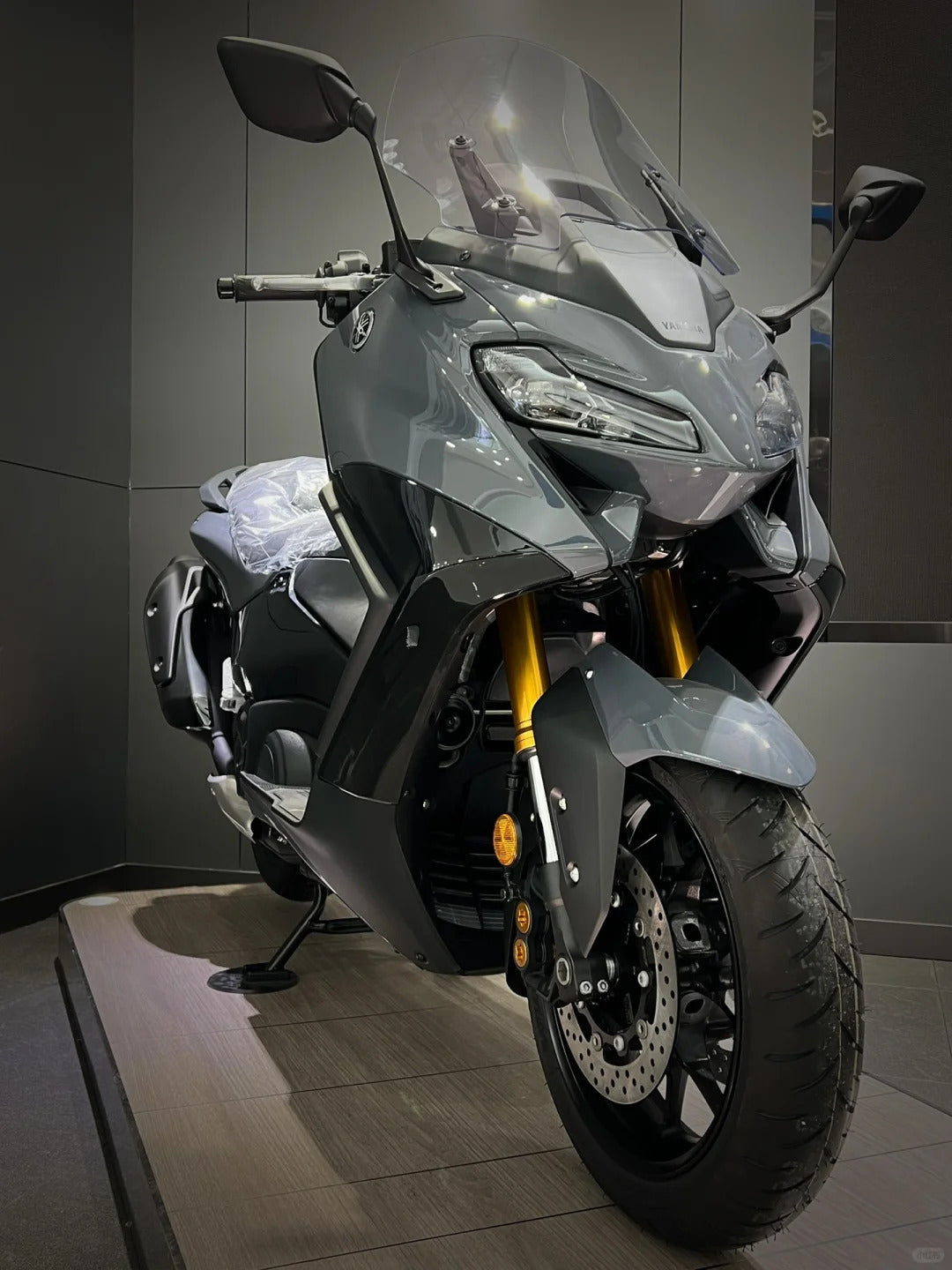 Kit carena Amotopart 2022-2024 Yamaha TMAX560 nero grigio
