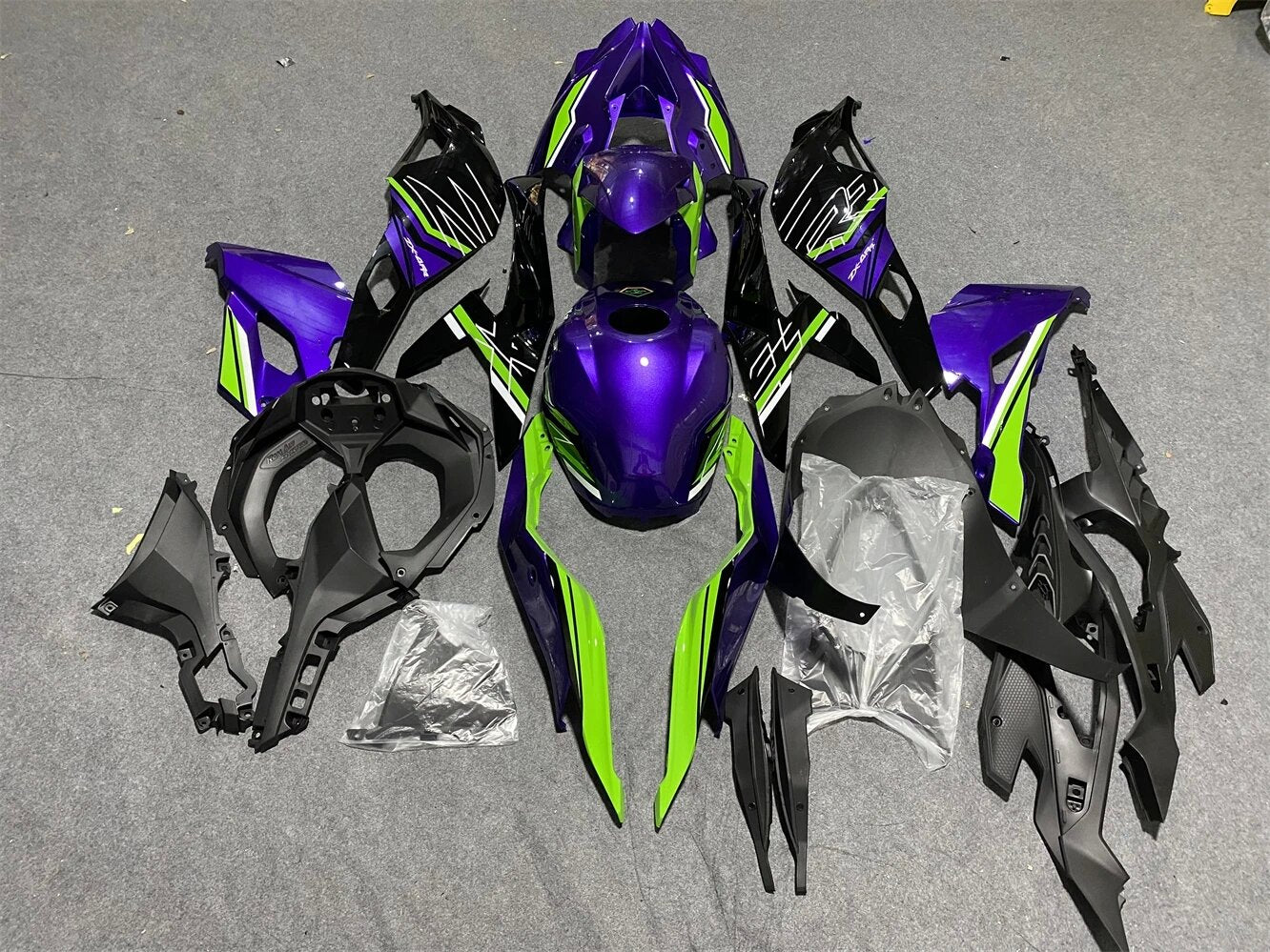 Amotopart 2019-2024 Kawasaki Ninja ZX25R ZX4R ZX4RR Black Blue Green Fairing Kit