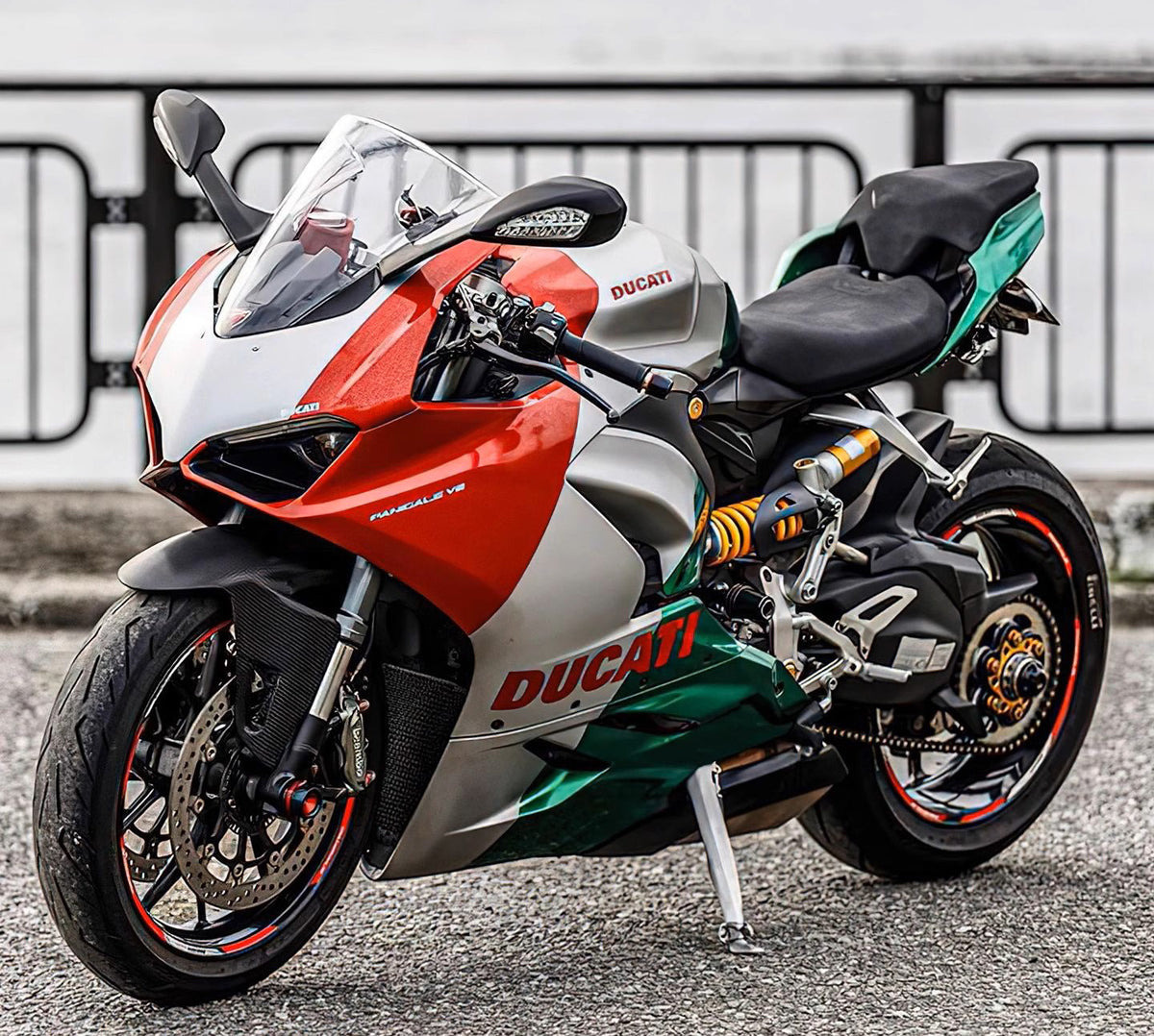 Amotopart 2020-2024 Ducati Panigale V2 Red White Green Fairing Kit