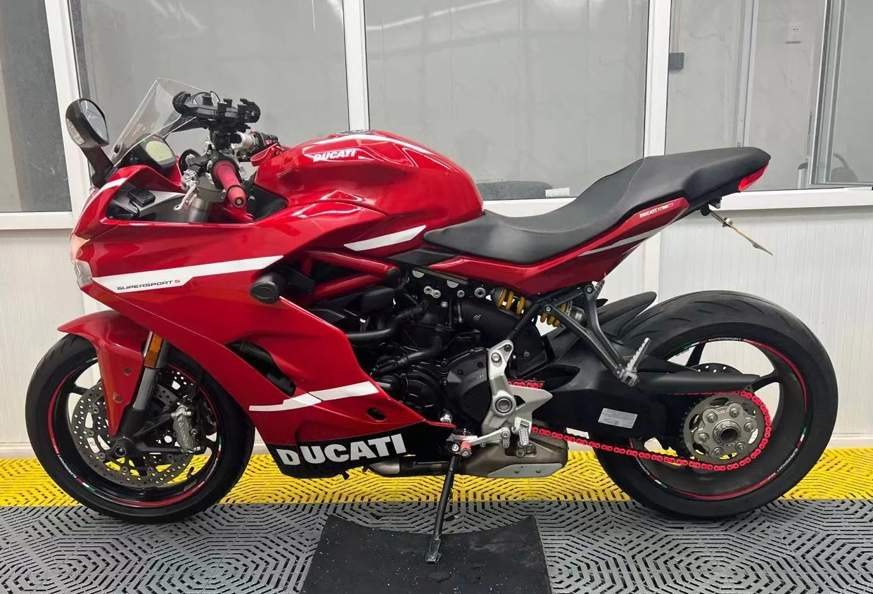 Kit de carenado Amotopart 2017-2022 Ducati Supersport 939 / 939S negro blanco rojo