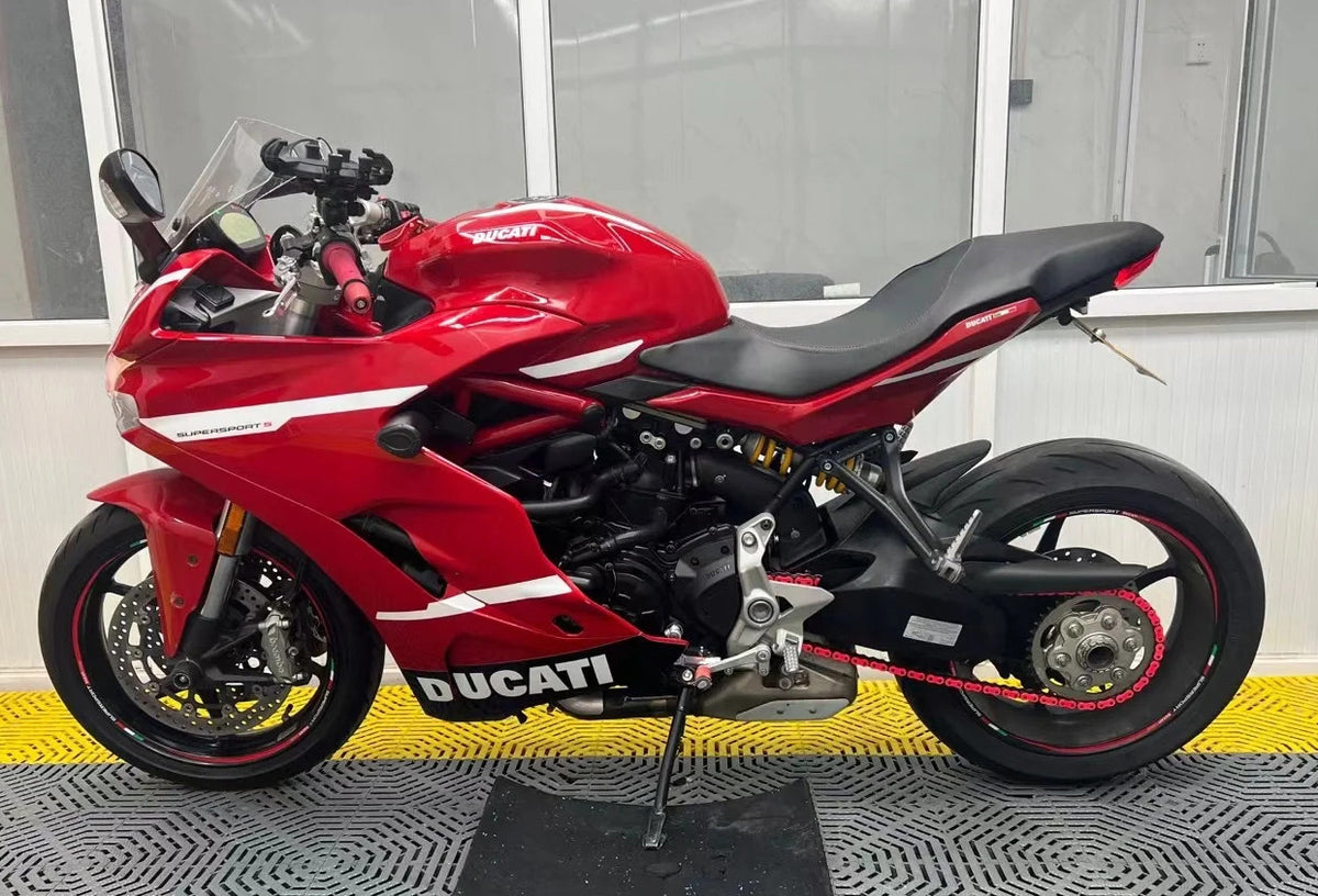 Amotopart 2017-2022 Ducati Supersport 939 / 939S Black White Red Fairing Kit