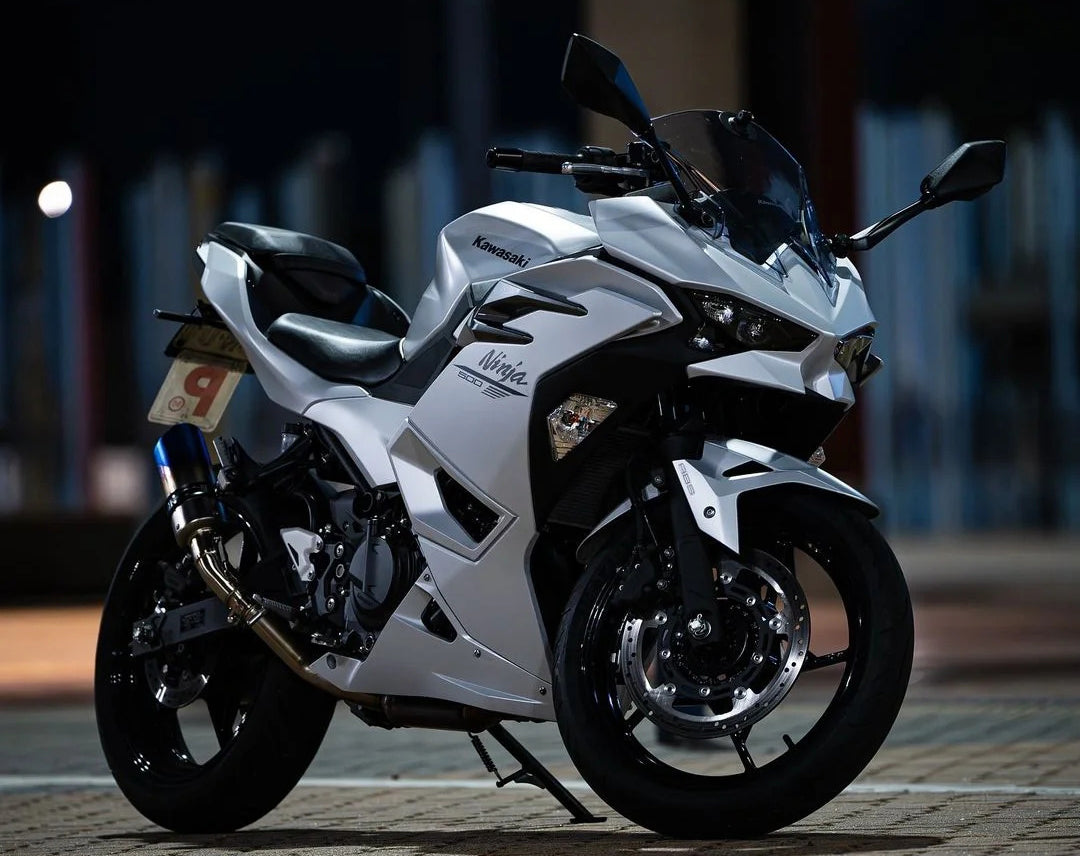 Amotopart 2024-2025 Kawasaki Ninja 500 Silver & Black Fairing Kit