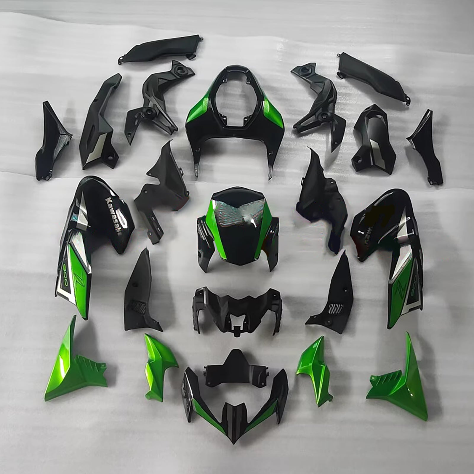 Amotopart 2020-2024 Kawasaki Z900 Black Green Fairing Kit