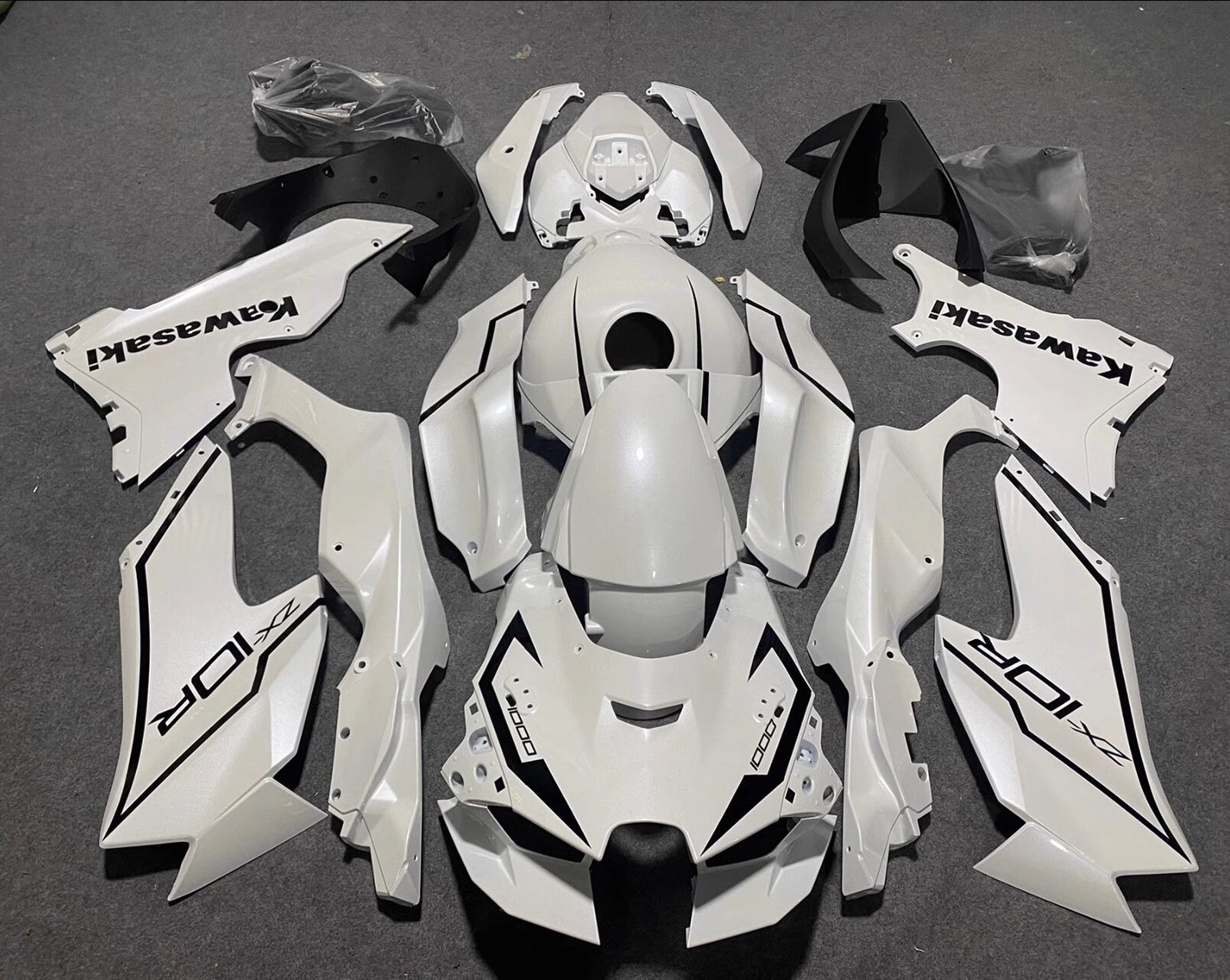 Amotopart 2021-2024 Kawasaki ZX 10RR ZX 10R Kit de carénage noir blanc