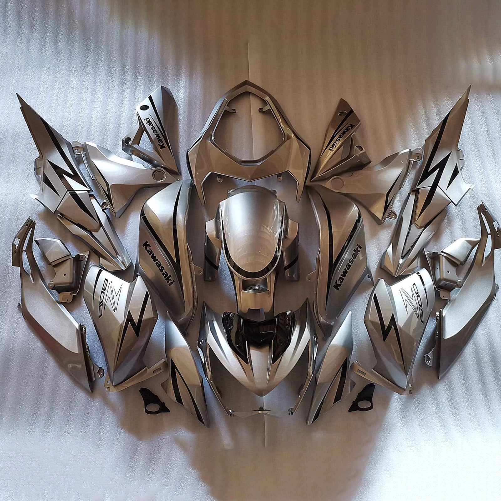 Amotopart 2013-2018 Kawasaki Z800 Silver Black Fairing Kit