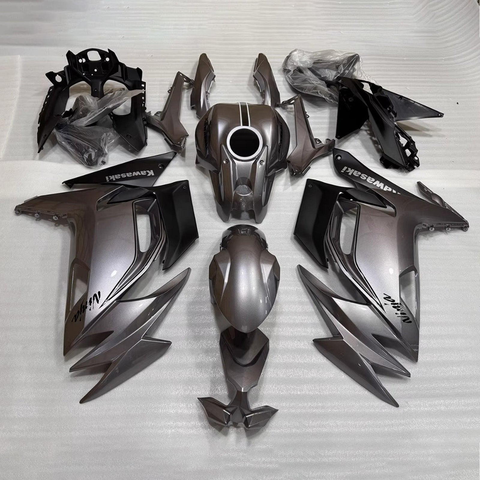 Amotopart 2020-2025 Kawasaki ER6F/Ninja650 Grey Black Fairing Kit