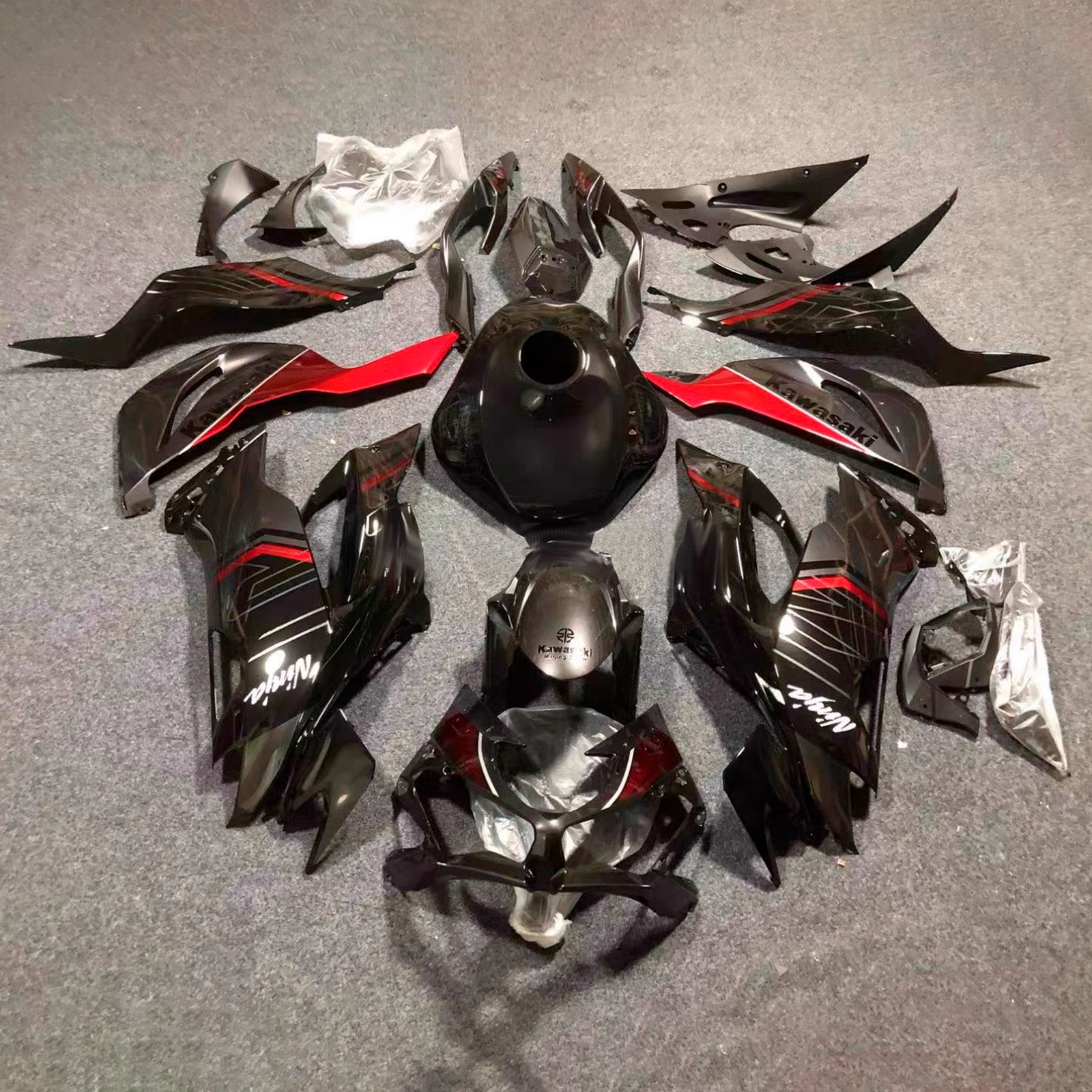 Amotopart 2024-2025 Kawasaki ZX-6R Black Red Fairing Kit