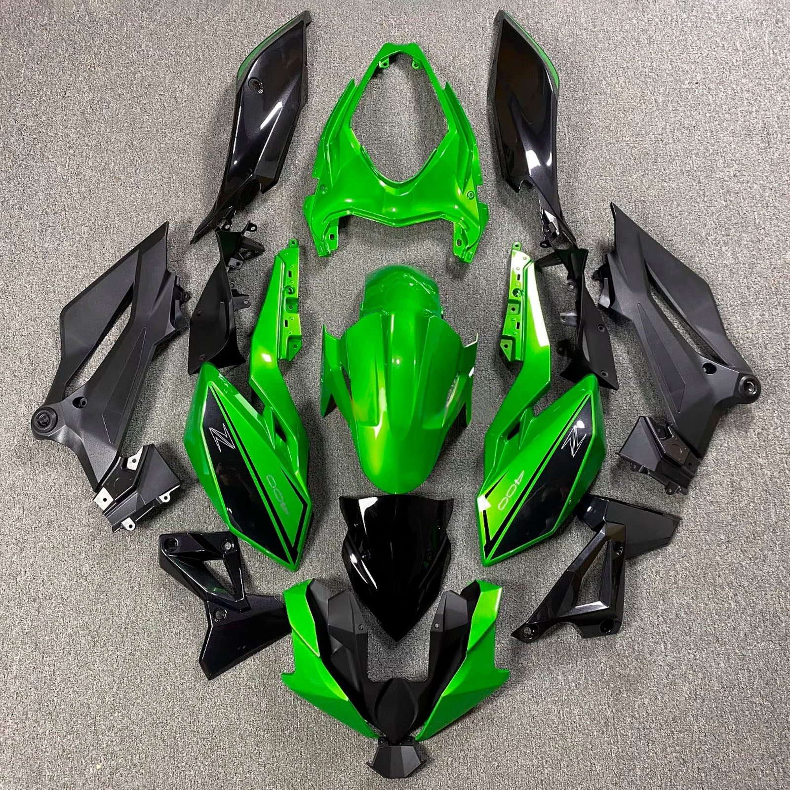 Amotopart 2018-2024 Kawasaki Z400 Green Black Fairing Kit