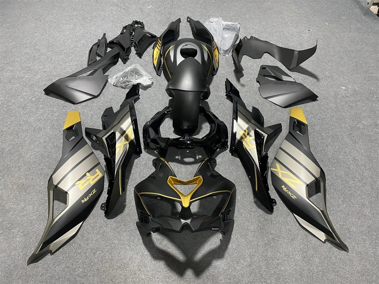 Amotopart 2019-2024 Kawasaki Ninja ZX25R ZX4R ZX4RR Kit de carenado negro gris dorado