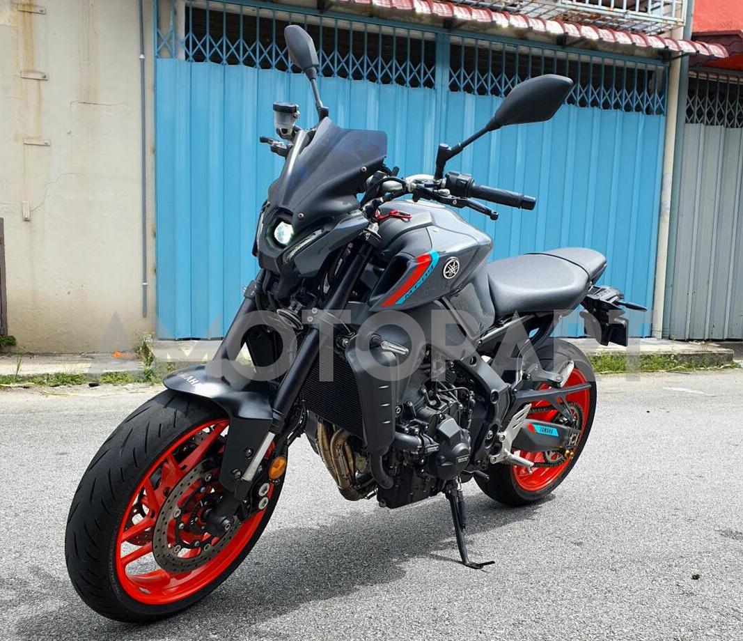 Amotopart 2021-2024 Yamaha MT-09 
 Dark Grey Red Line Fairing Kit