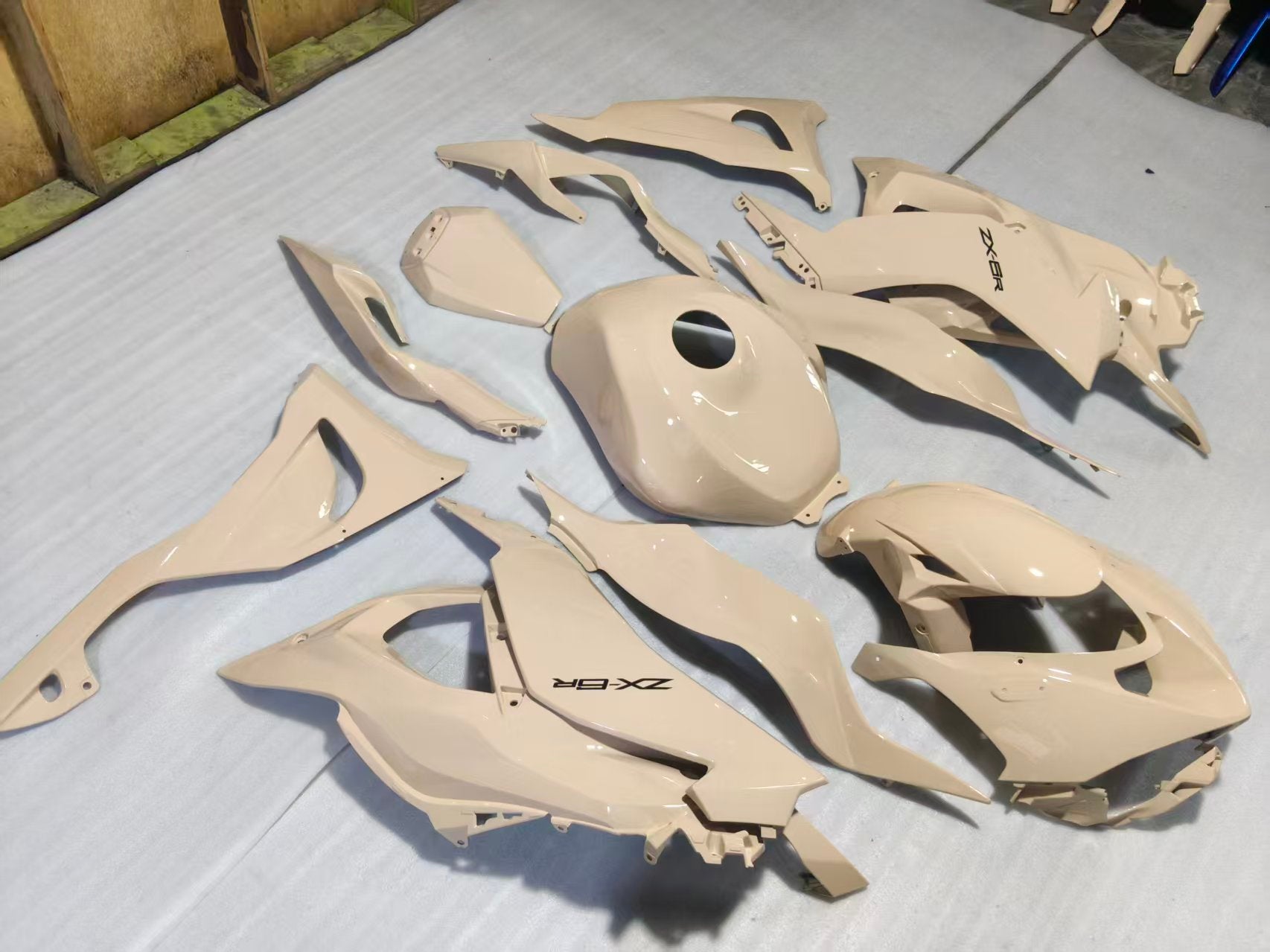 Amotopart 2024-2026 Kawasaki ZX-6R Beige Black Fairing Kit