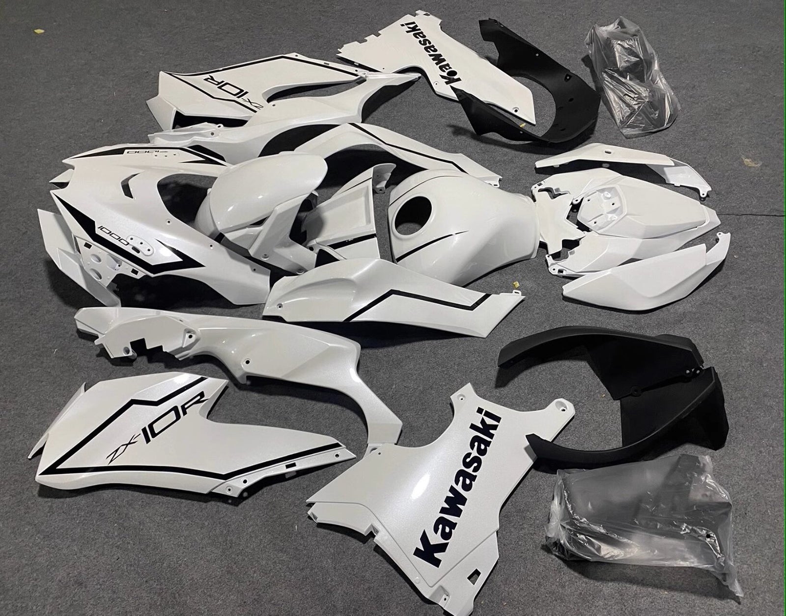 Amotopart 2021-2024 Kawasaki ZX 10RR ZX 10R Black White Fairing Kit