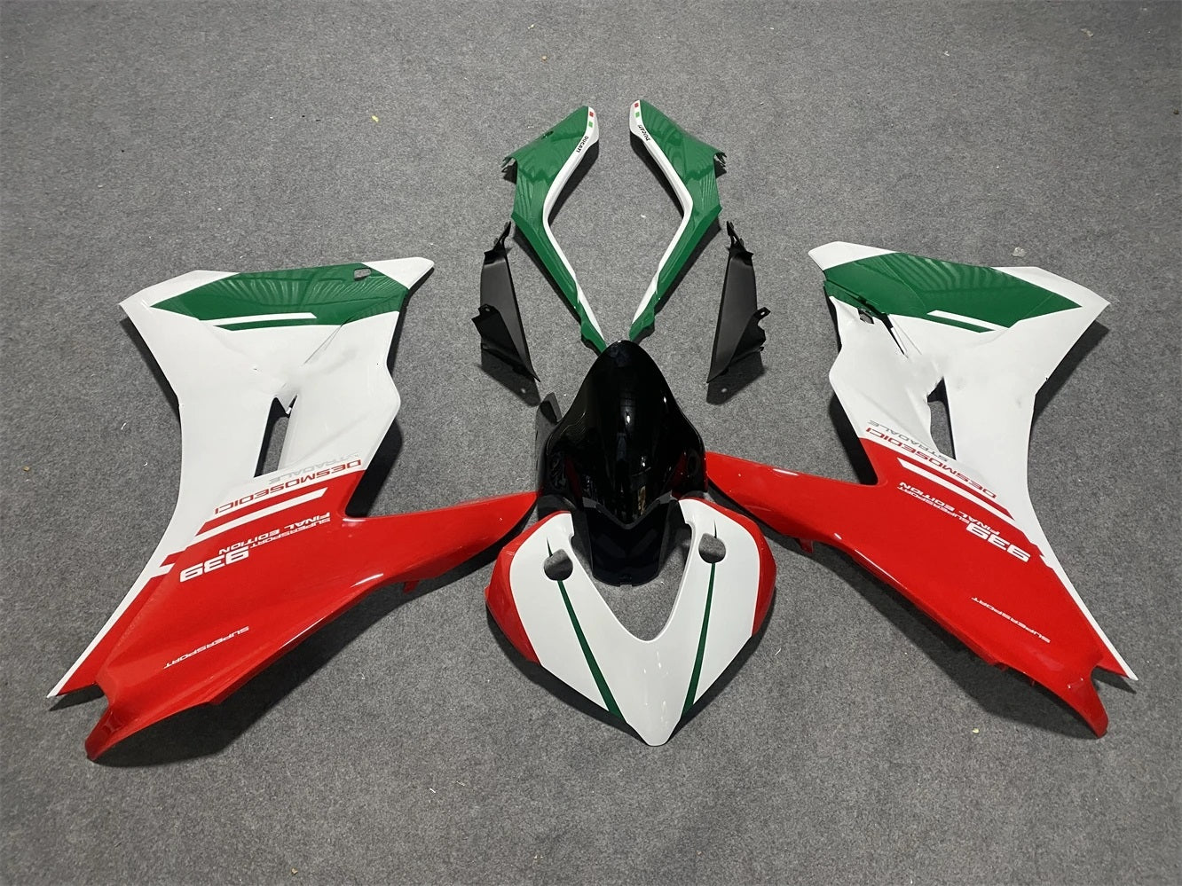 Kit de carenado Amotopart 2017-2022 Ducati Supersport 939 / 939S blanco verde rojo