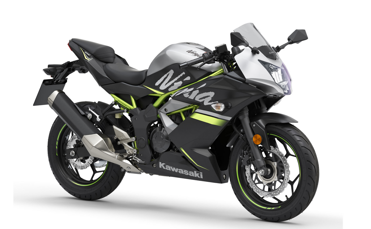 Amotopart Kawasaki EX400/Ninja400 2018–2023 Verkleidungsset in Schwarz und Chartreuse