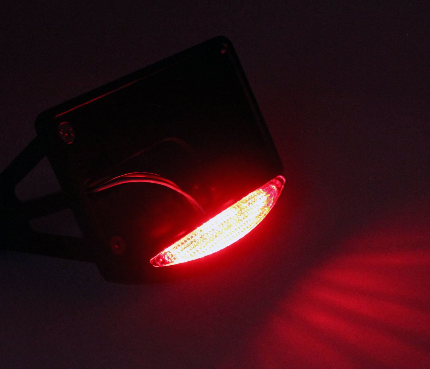 Seitlich montiertes Nummernschild-LED-Rücklicht für Harley Customs Chopper, Schwarz, generisch