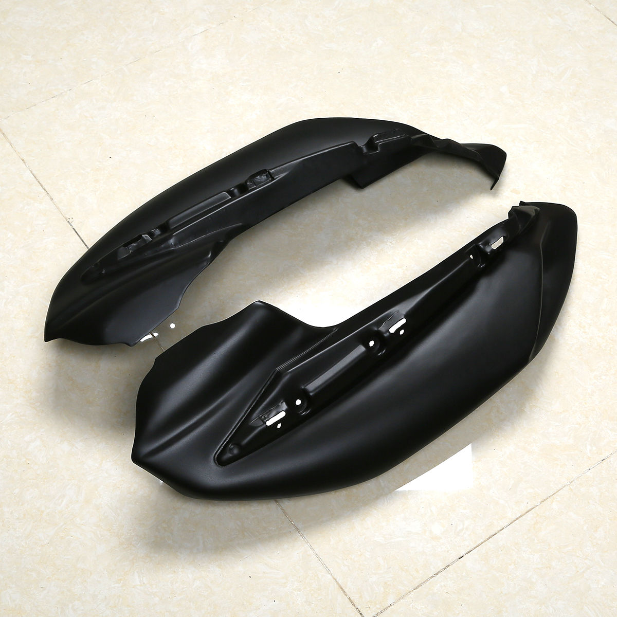 Amotopart 2009–2015 Yamaha FZ6R
Mattschwarzes Verkleidungsset