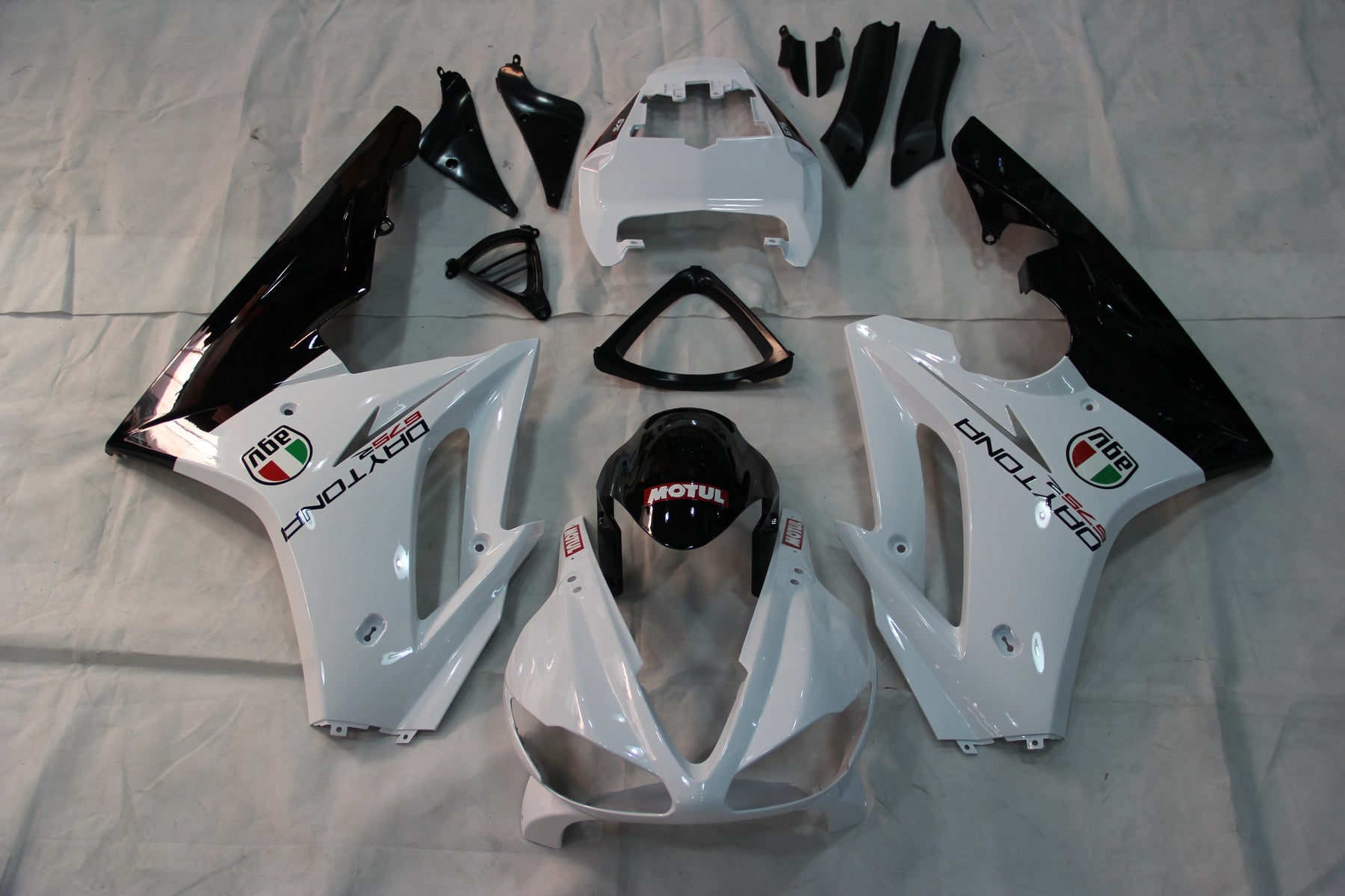 Amotopart 2009–2012 Triumph Daytona 675 Verkleidungsset in Weiß