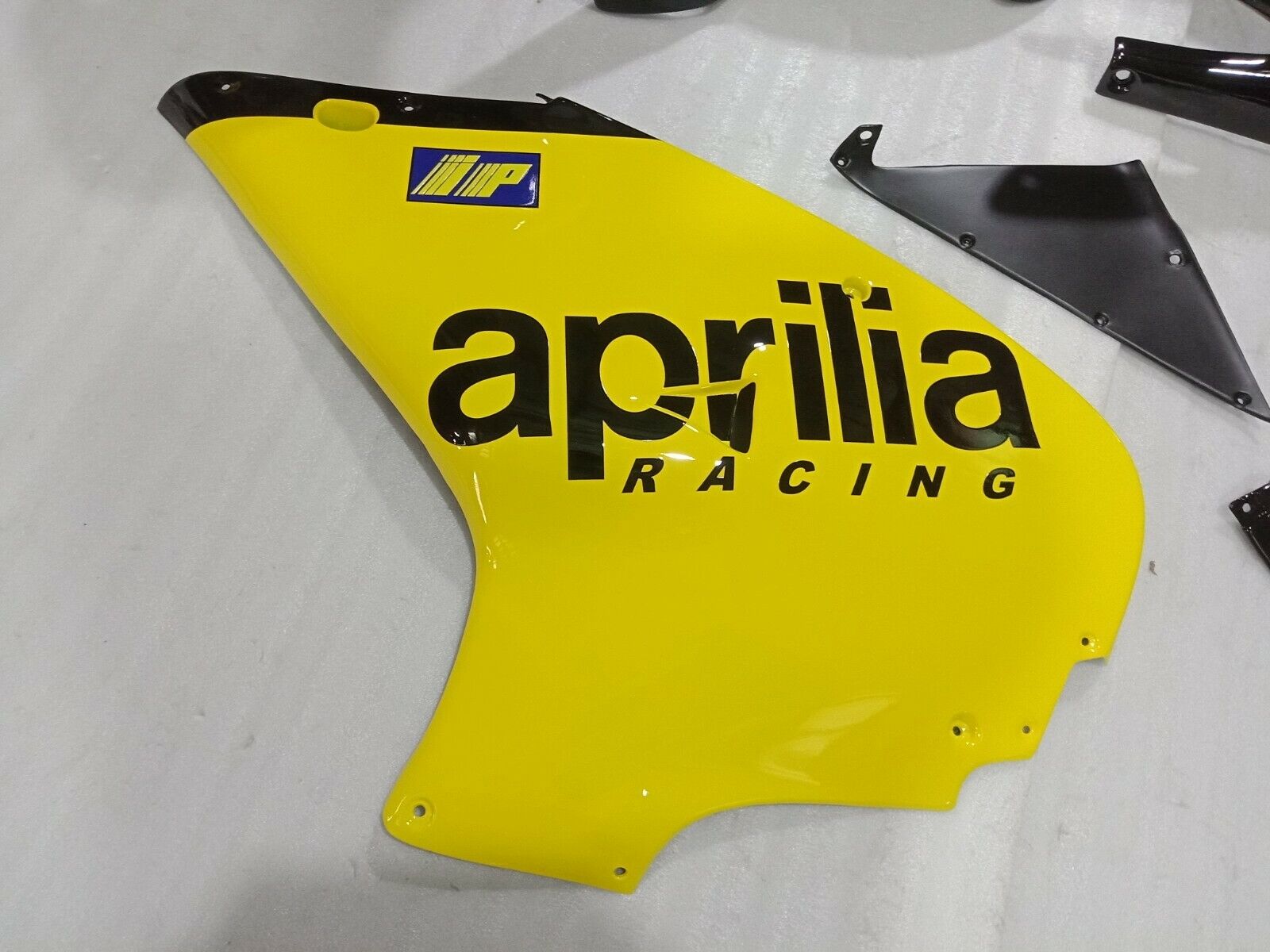 Amotopart Aprilia 1998-2003 RS250 Yellow&Black Fairing Kit