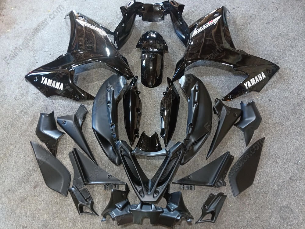 Amotopart 2009–2015 Yamaha FZ6R
Komplett schwarzes Verkleidungsset