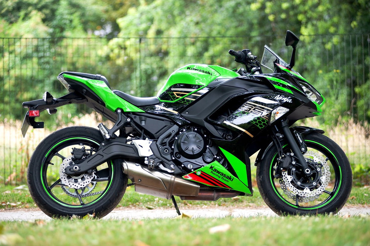 Amotopart 2020-2024 Kawasaki ER-6F Ninja650 Kit de carenado Style3 verde y negro