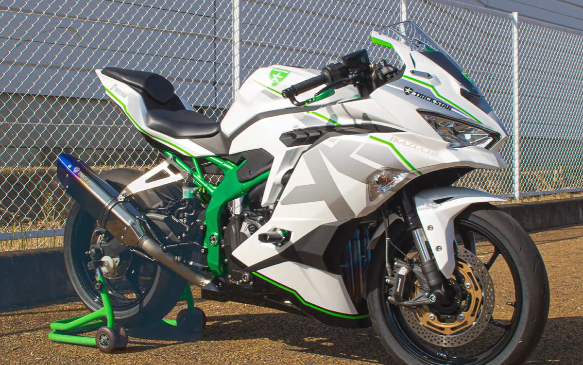 Amotopart 2019-2024 Kawasaki Ninja ZX25R ZX4R ZX4RR ホワイト フェアリングキット